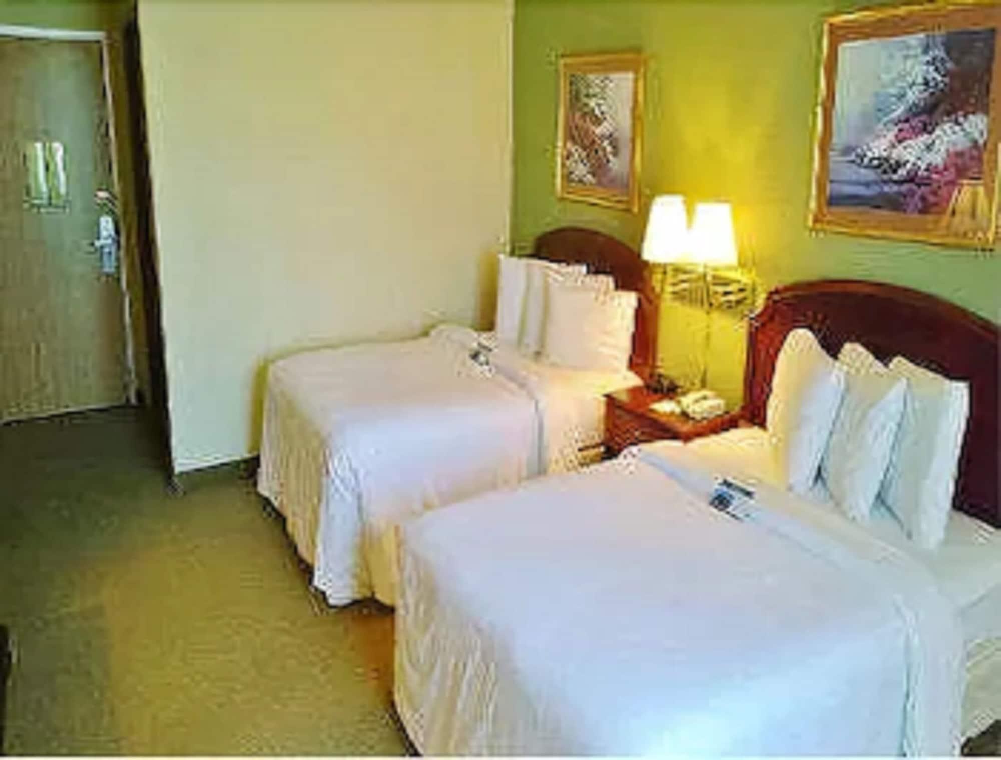 Clarion Pointe Bloomington-Normal Near I-55 And University Экстерьер фото