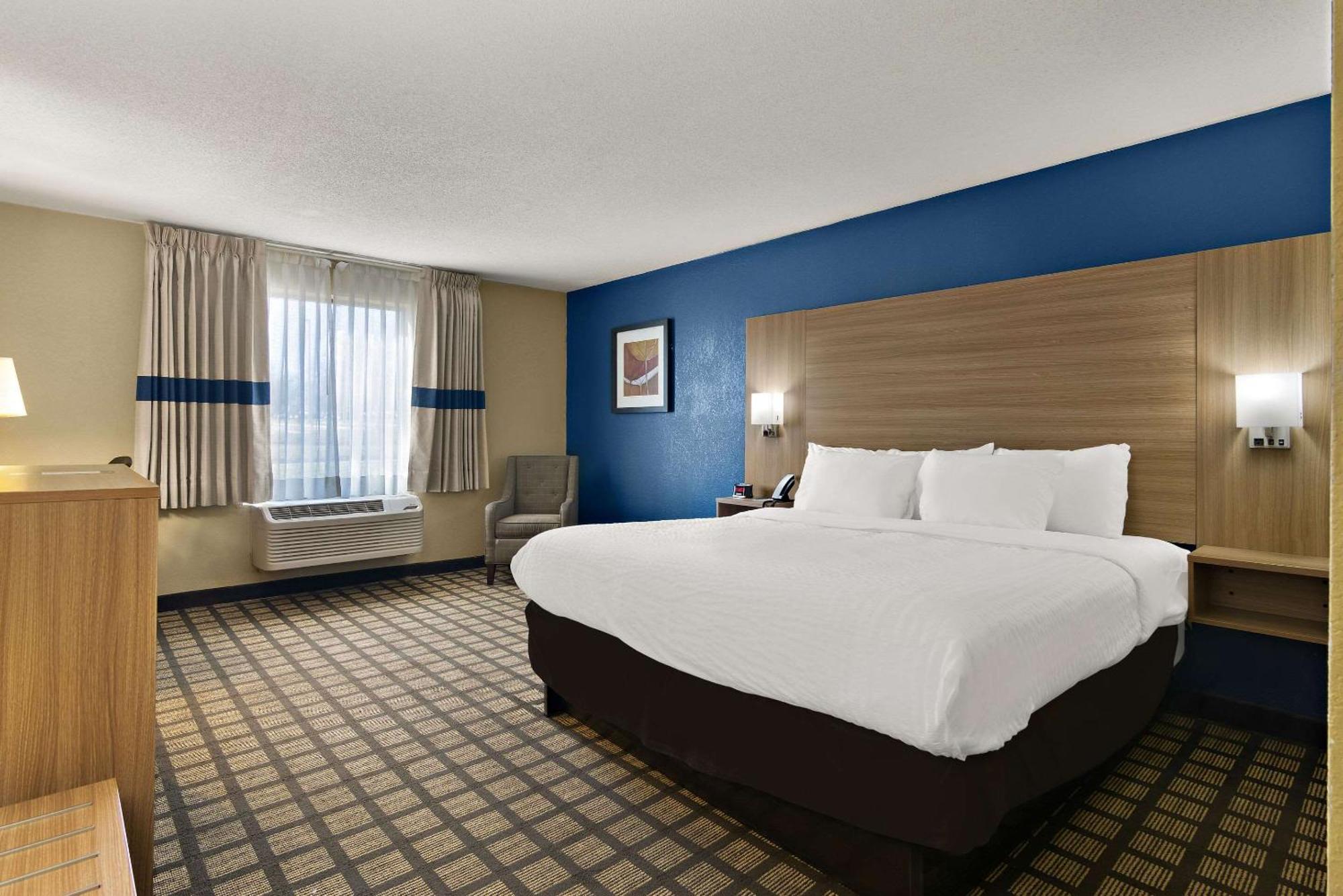 Clarion Pointe Bloomington-Normal Near I-55 And University Экстерьер фото