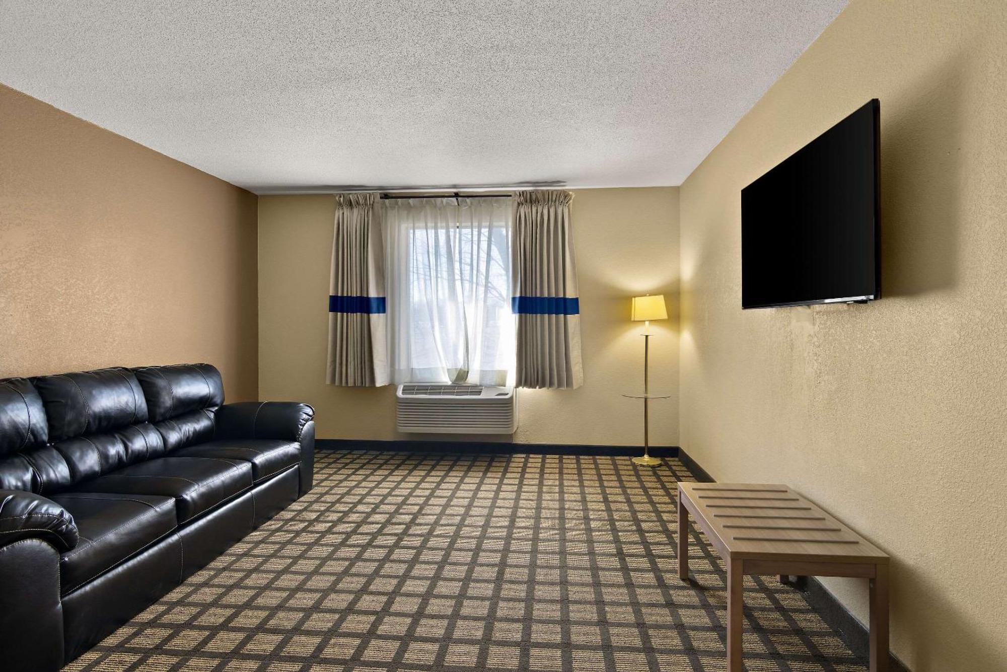 Clarion Pointe Bloomington-Normal Near I-55 And University Экстерьер фото