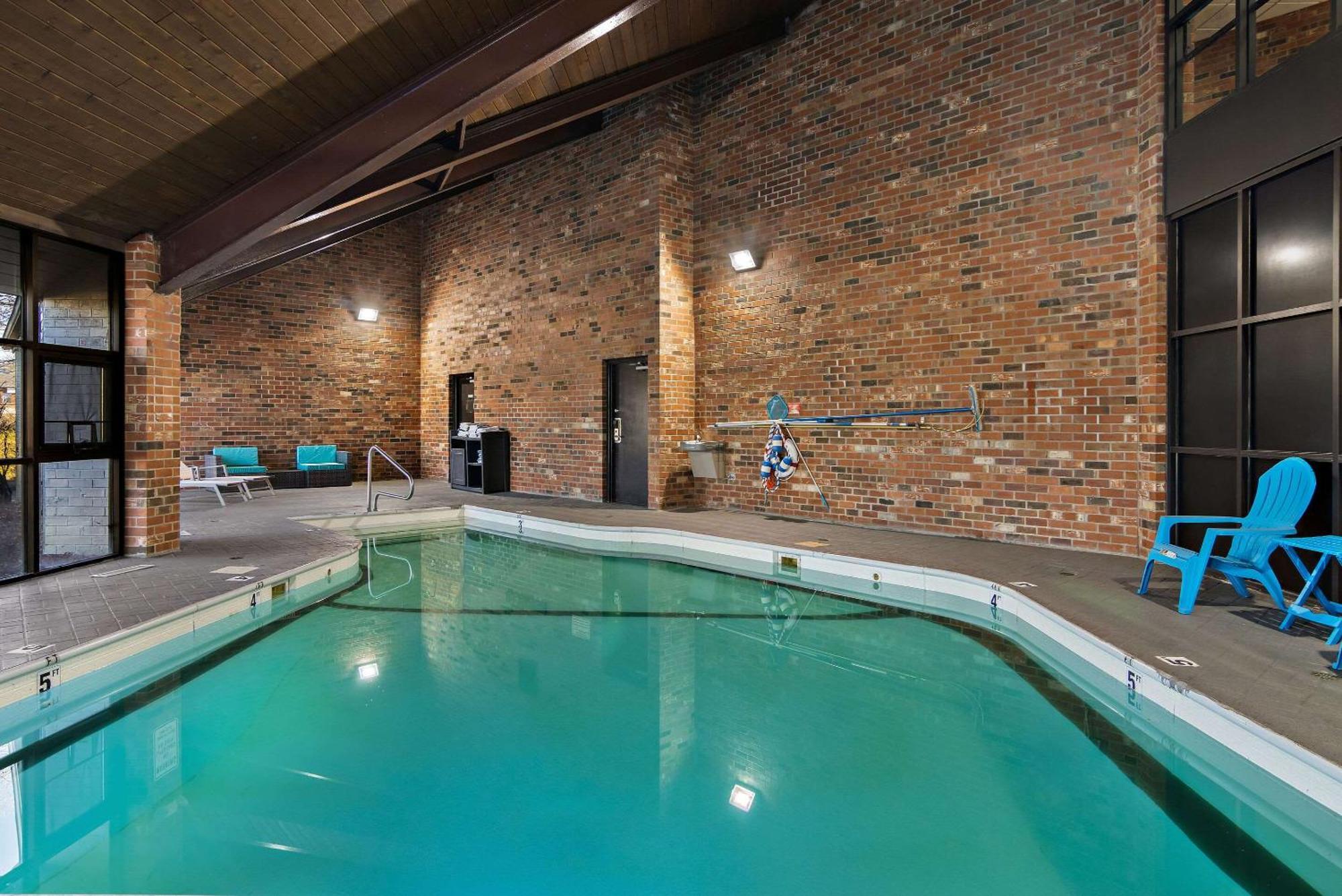 Clarion Pointe Bloomington-Normal Near I-55 And University Экстерьер фото