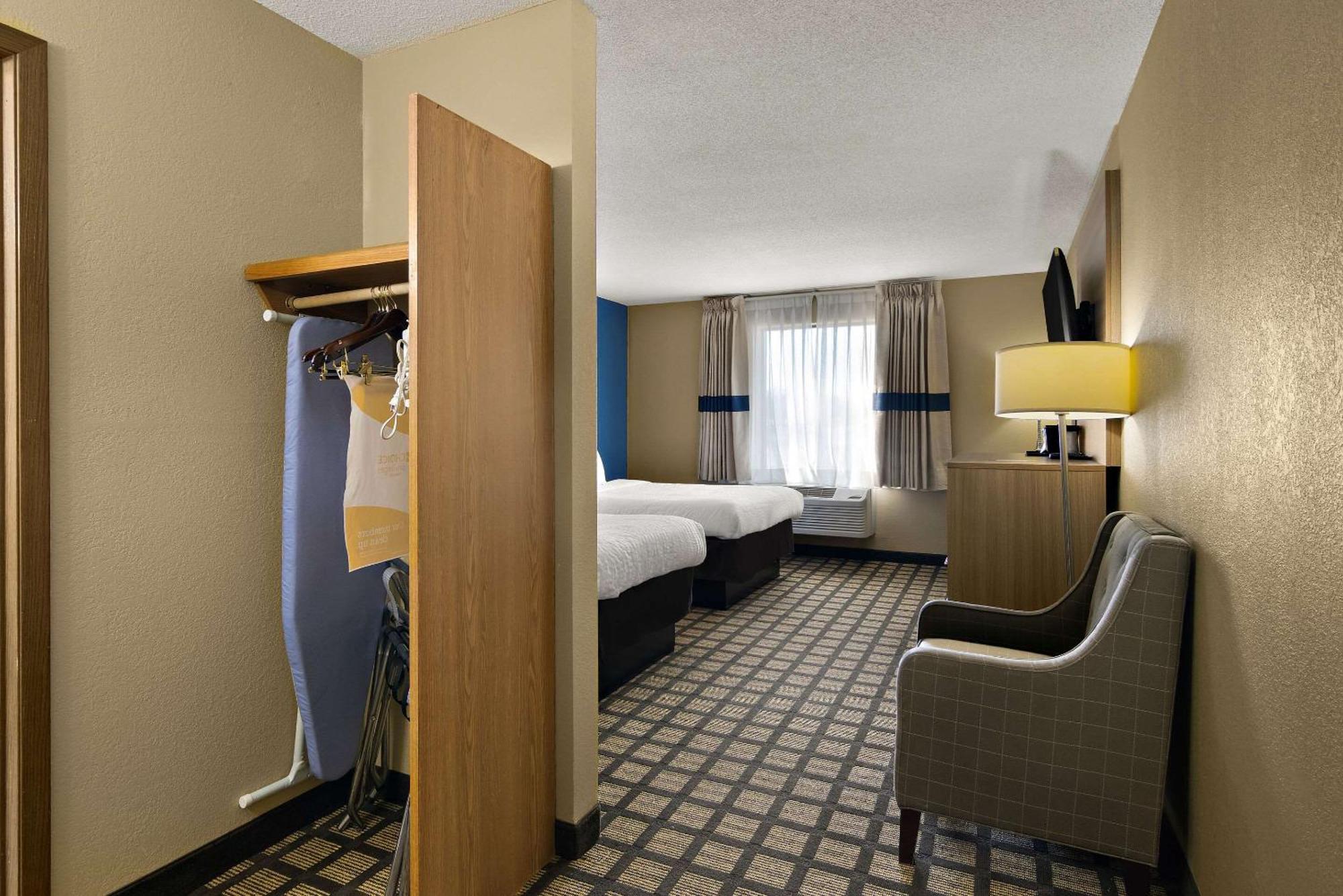 Clarion Pointe Bloomington-Normal Near I-55 And University Экстерьер фото