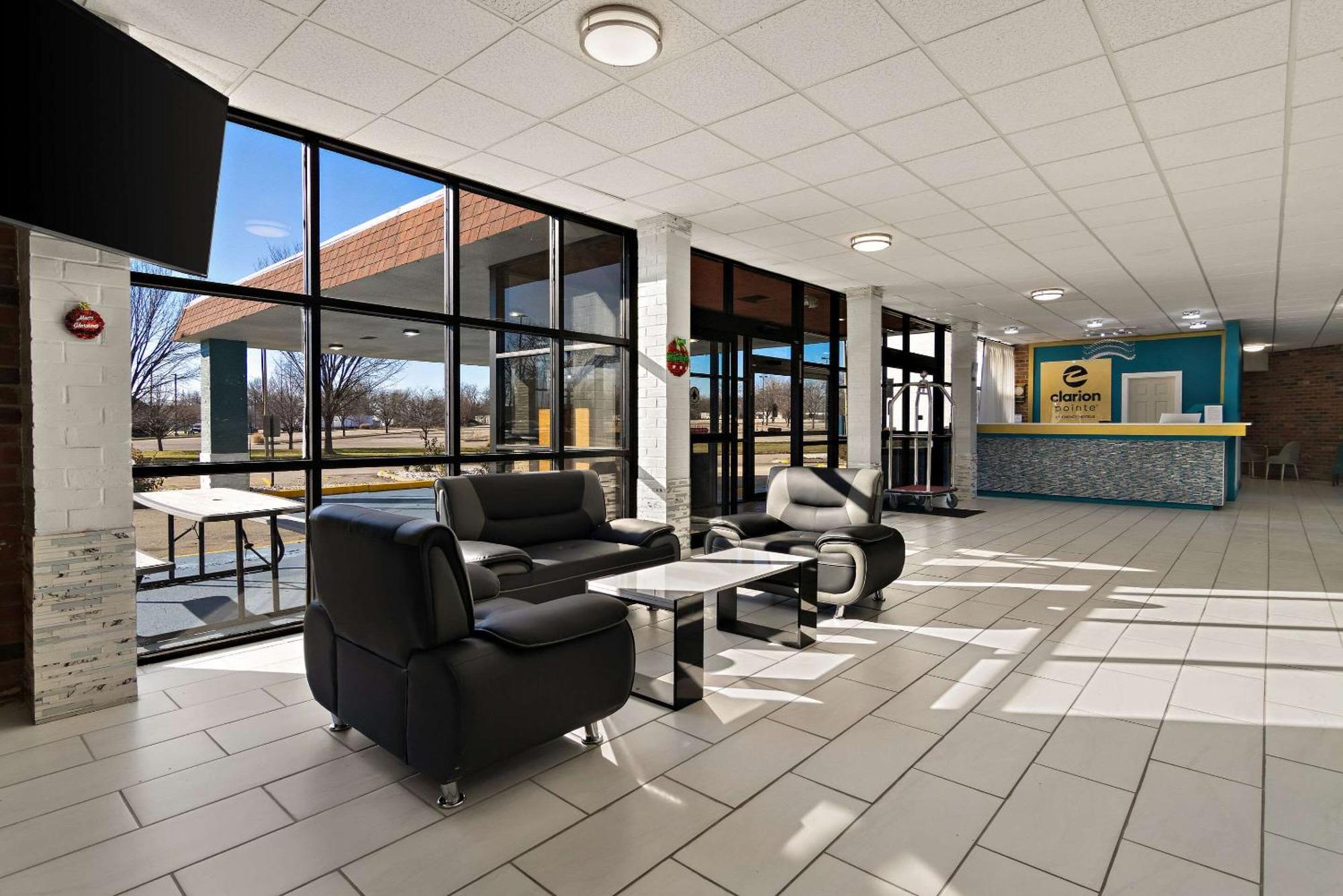 Clarion Pointe Bloomington-Normal Near I-55 And University Экстерьер фото