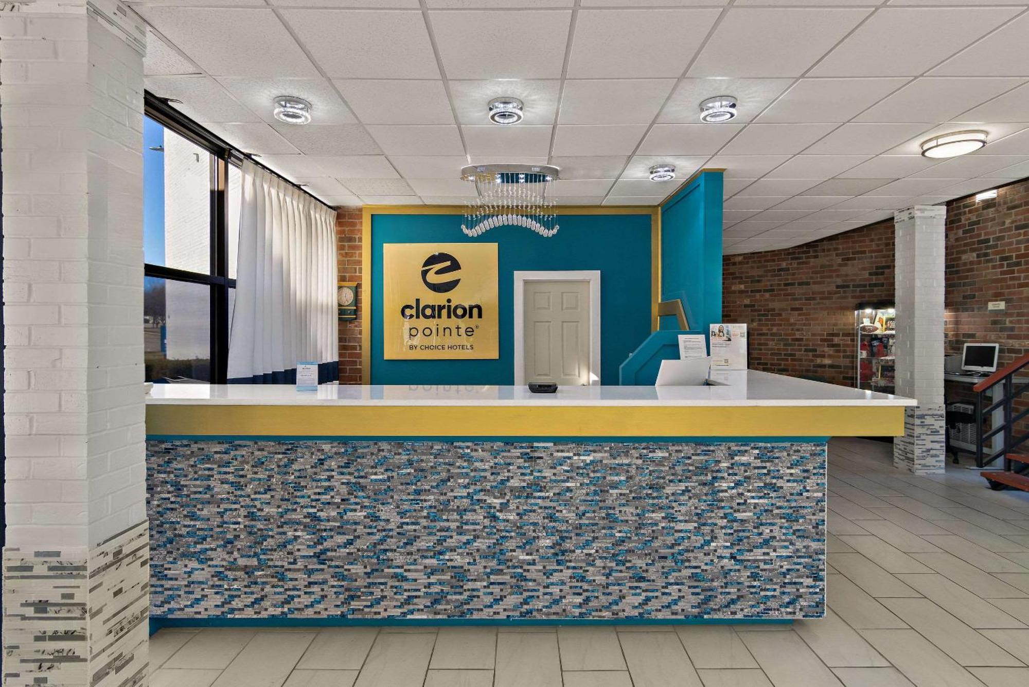 Clarion Pointe Bloomington-Normal Near I-55 And University Экстерьер фото
