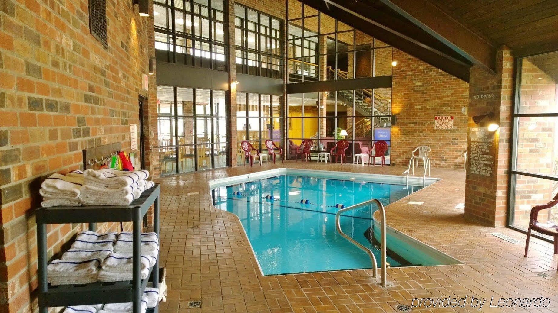 Clarion Pointe Bloomington-Normal Near I-55 And University Экстерьер фото
